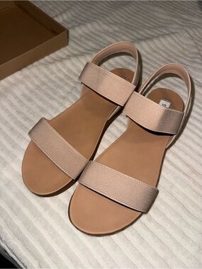 New Steve Madden Nude Sandals
